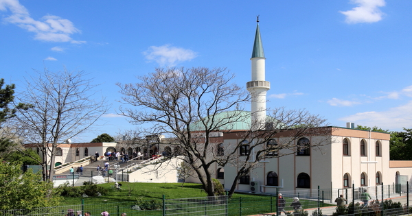 Austria’s Mosques Work Against Muslim Integration