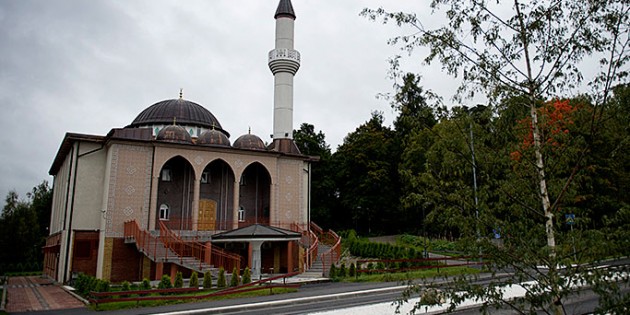 Sweden: Mosque to Blast Prayer Calls from Minaret